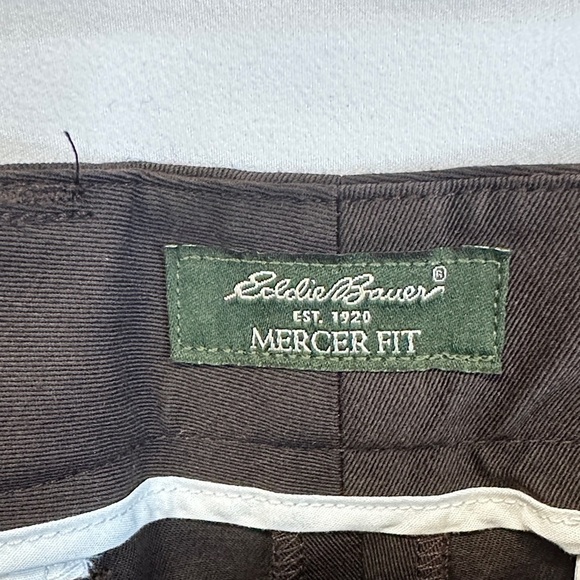 NWT Eddie Bauer Women’s Plus Mercer Twill Mocha Straight Leg Pants 18 - Picture 2 of 5